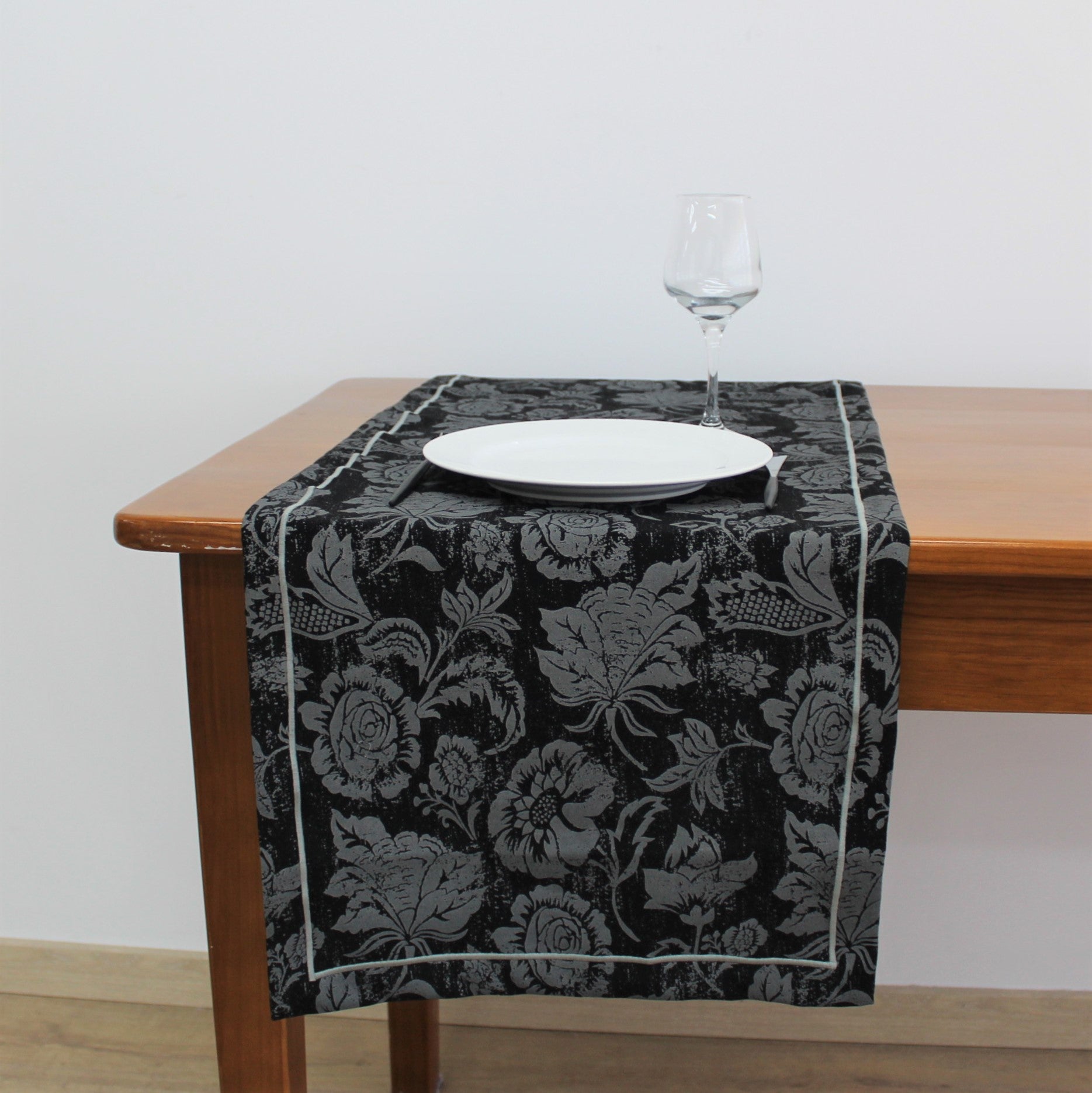Caminho de Mesa Luxury Rolinho