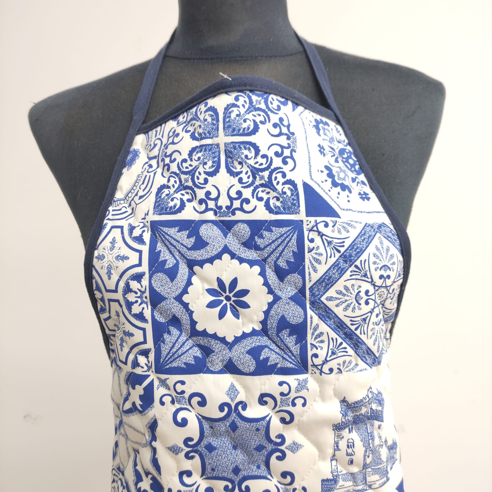 Avental Acolchoado Azulejos Azul