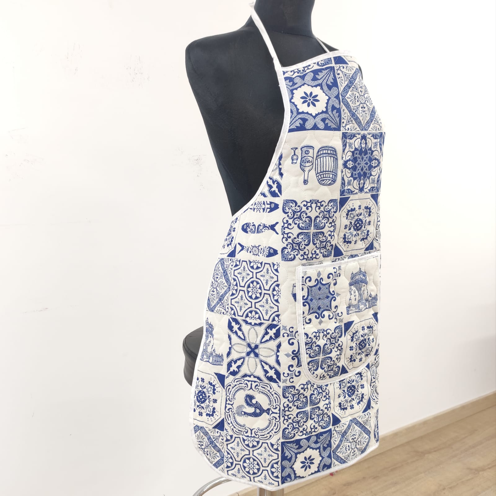 Avental Acolchoado Azulejos Azul