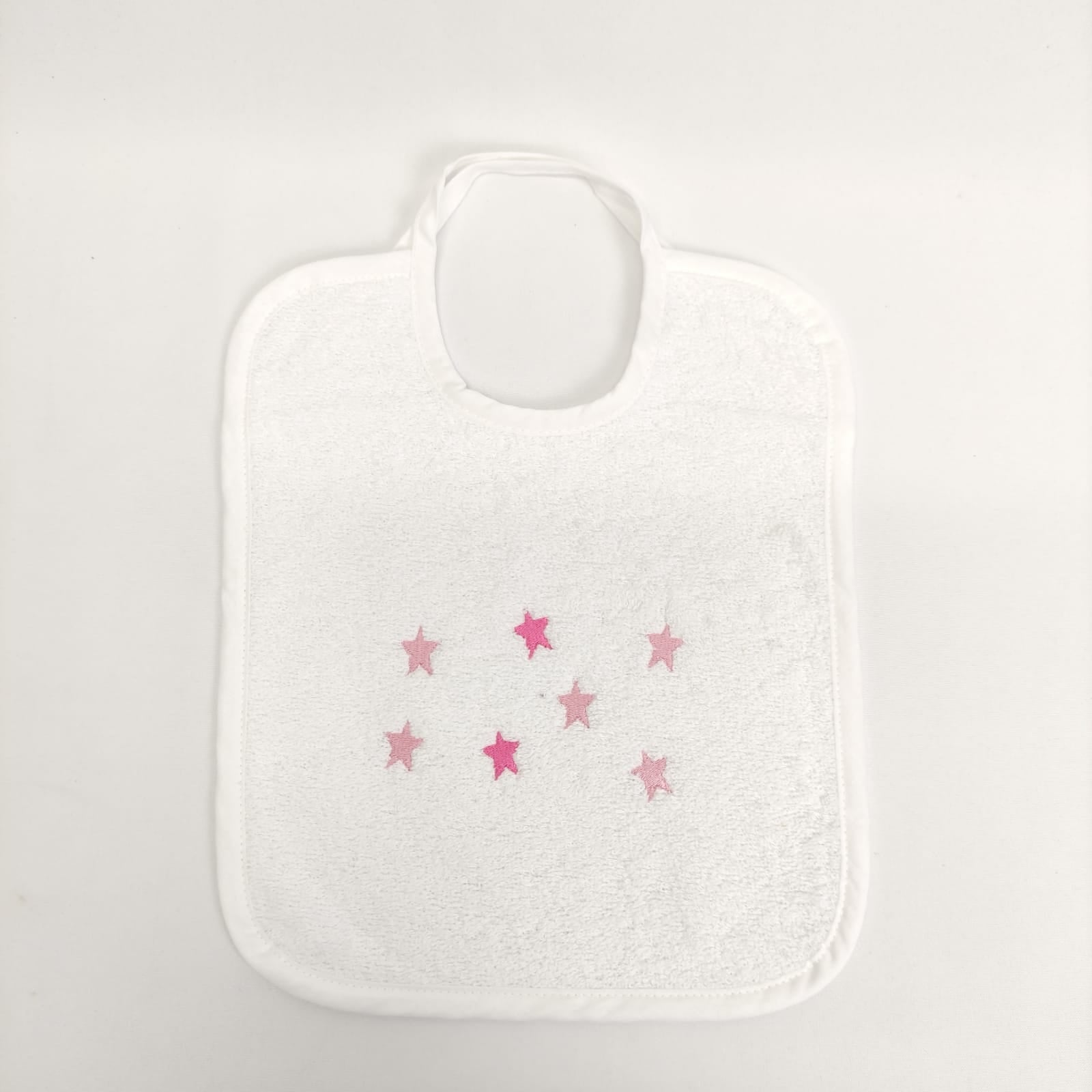 Babete Felpo Branco Estrelas Personalizável