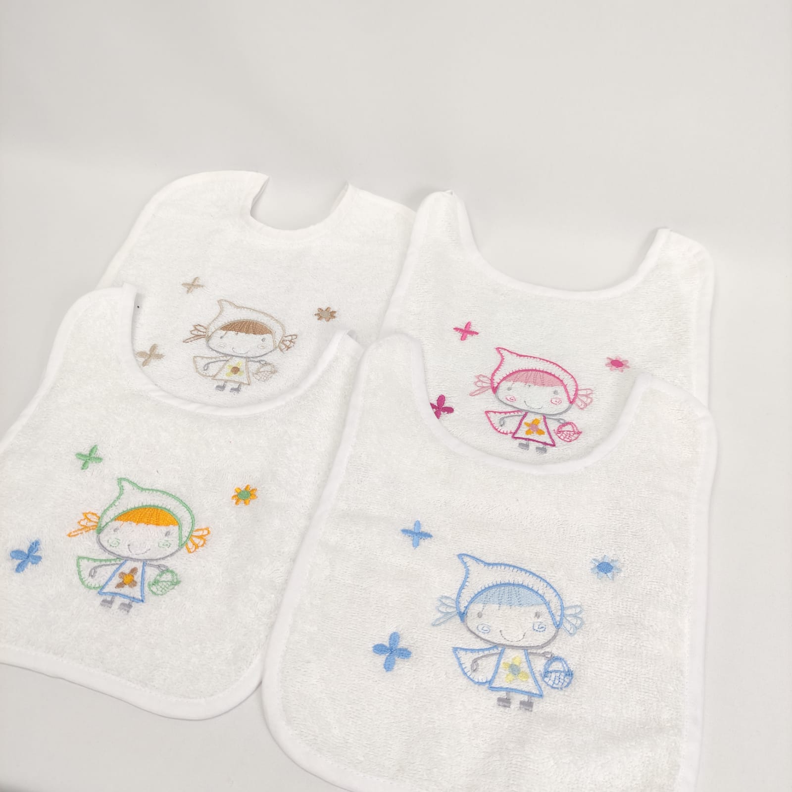 Babete Felpo Branco Capuchinho