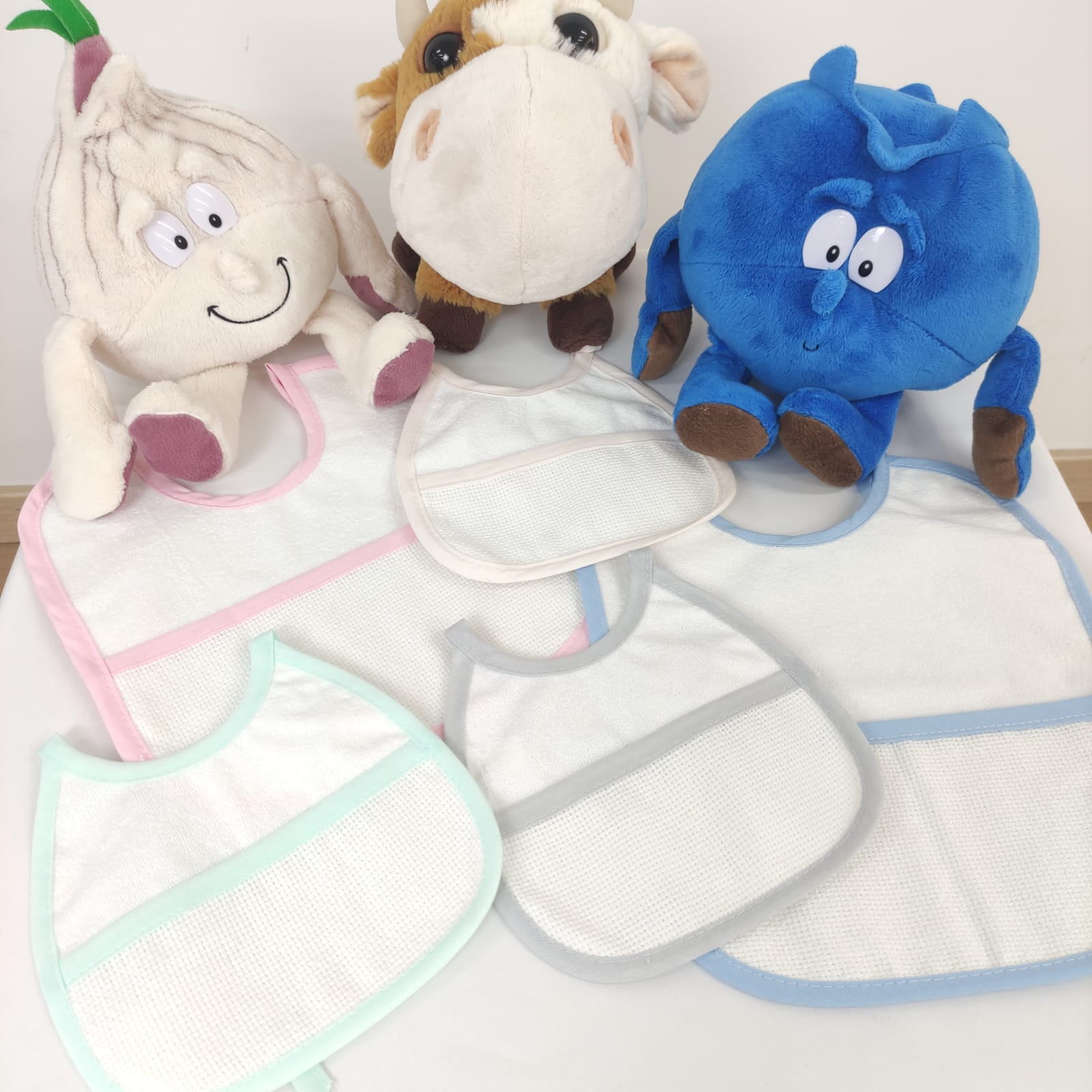 Babete Bebé Quadrada Grande com Plástico