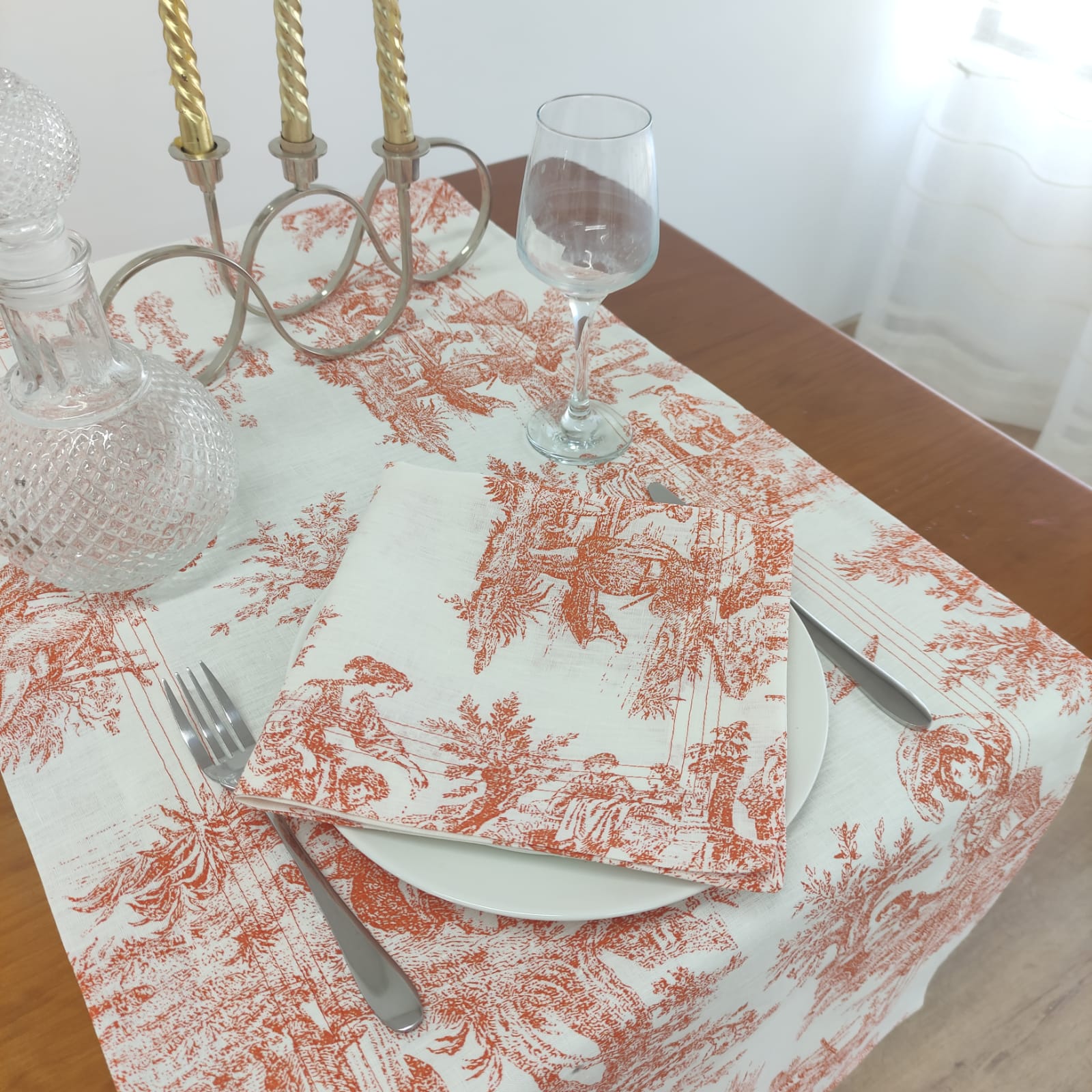 Caminho de Mesa Linho Toile de Jouy Terracota Four Line