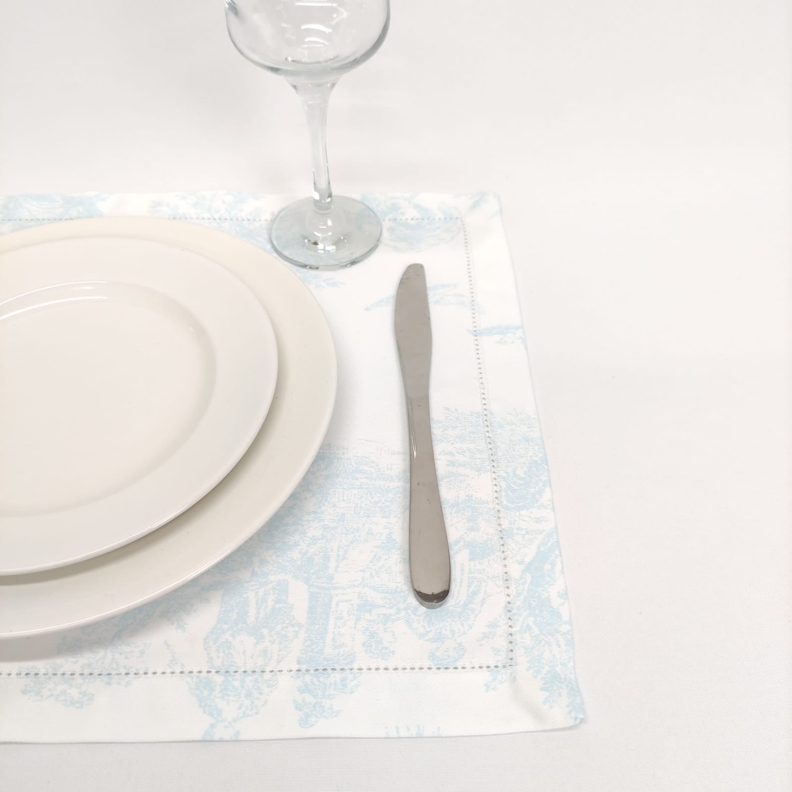 Individual Linho Toile de Jouy Blue Baby Ponto Aberto