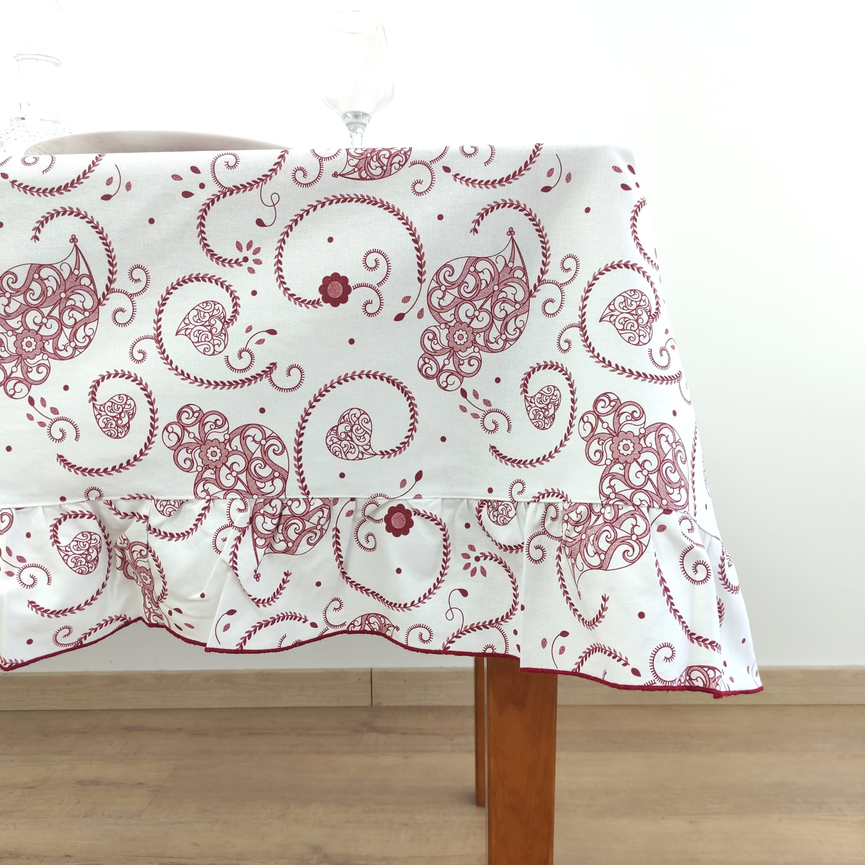 Toalha de Mesa Viana Red com Folho