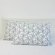 Fronha de Almofada Flanela Gray Flowers