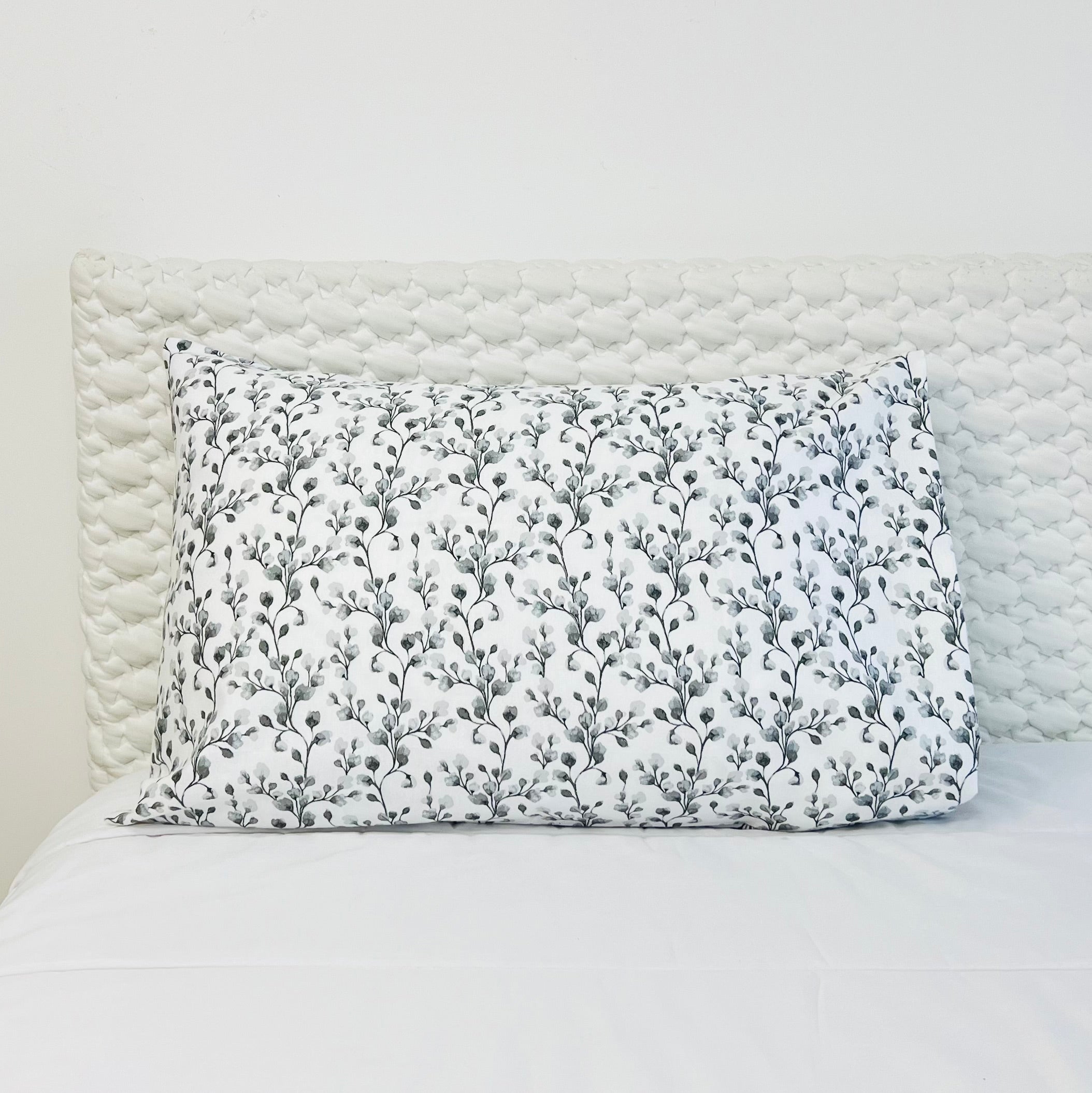 Fronha de Almofada Flanela Gray Flowers