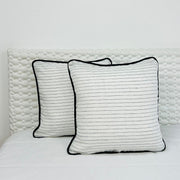 Capa Decorativa Raya Outline