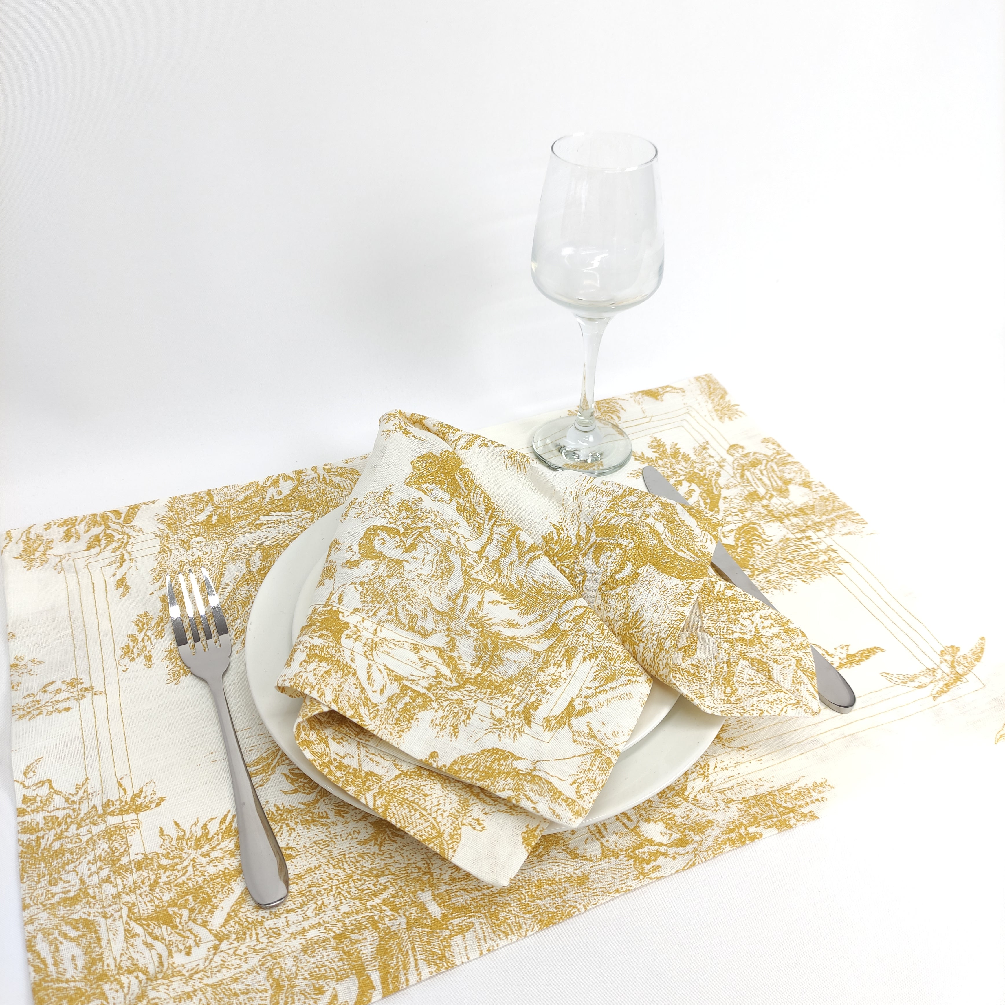 Individual Linho Toile de Jouy Dourado Four Line