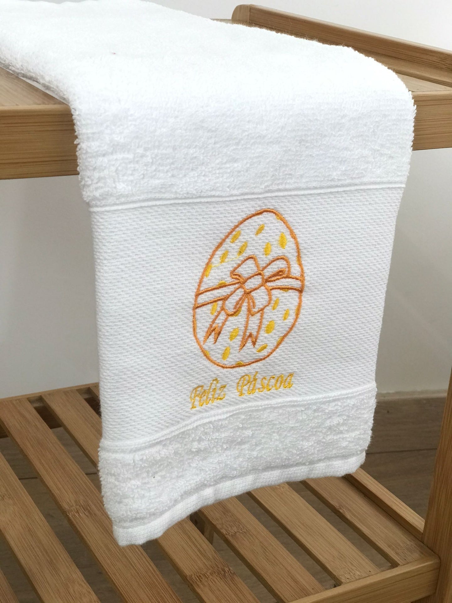 Pano de Cozinha Felpo Branco Ovos Feliz Páscoa