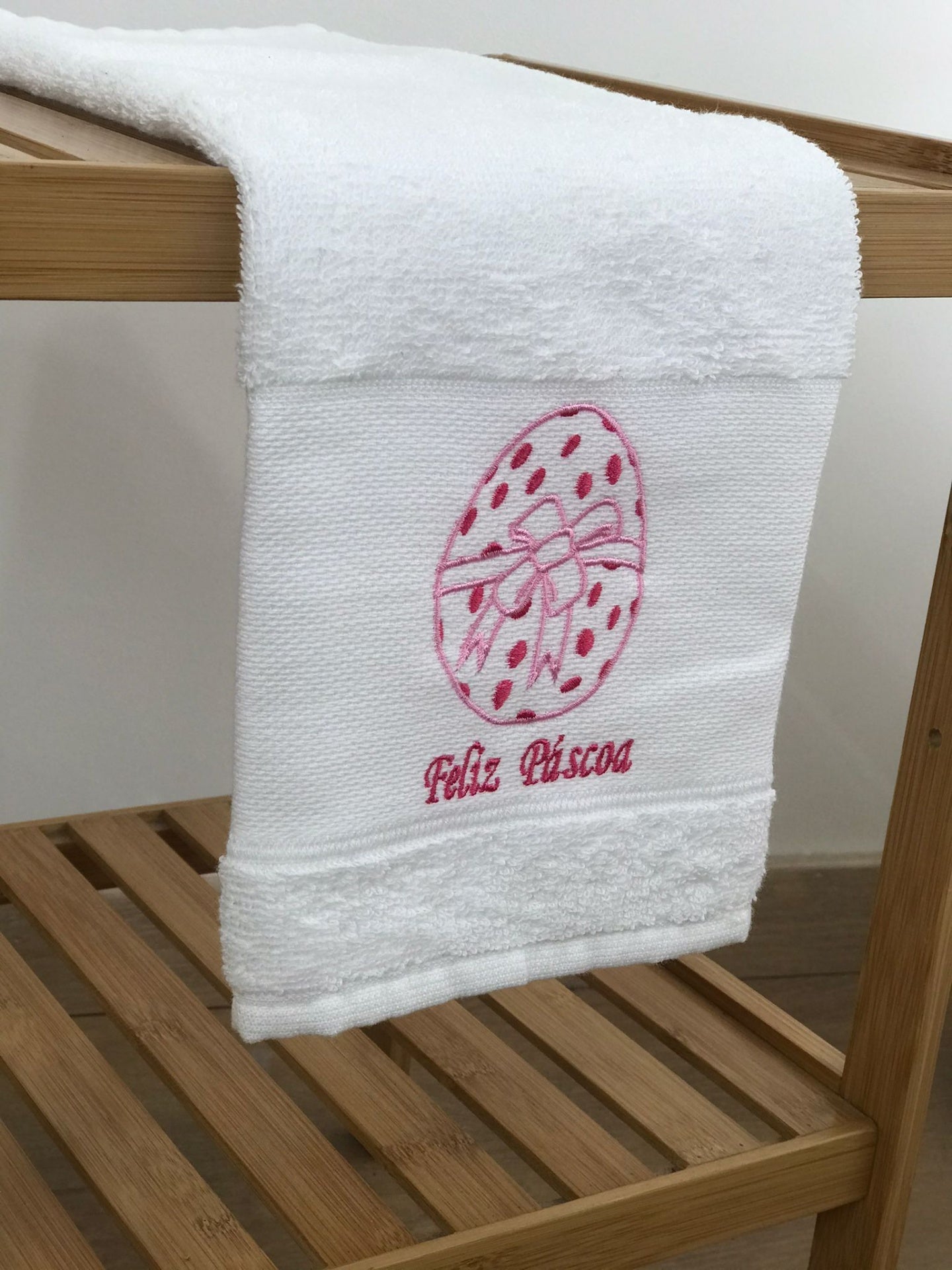 Pano de Cozinha Felpo Branco Ovos Feliz Páscoa