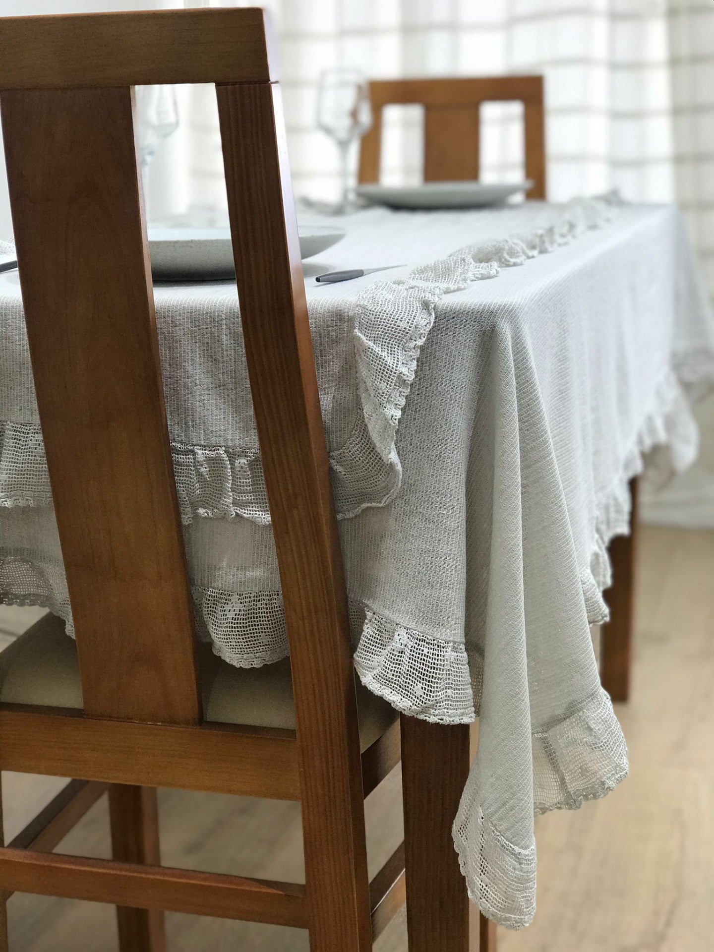 Caminho de Mesa Folho com Renda