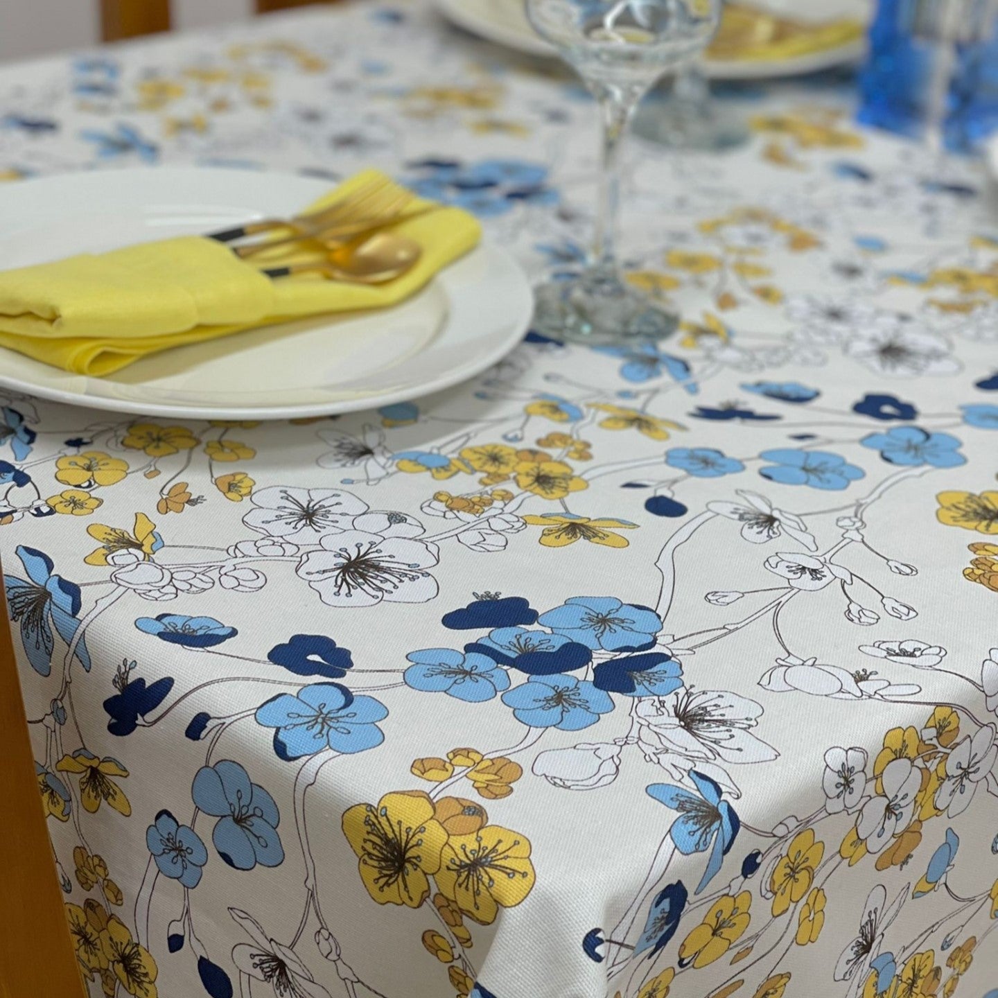 Toalha de Mesa Spring com Folho