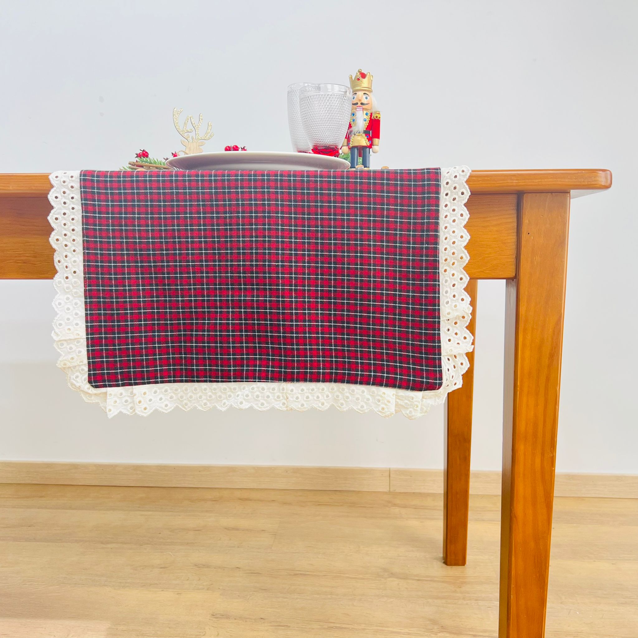 Caminho de mesa Santa Claus Renda