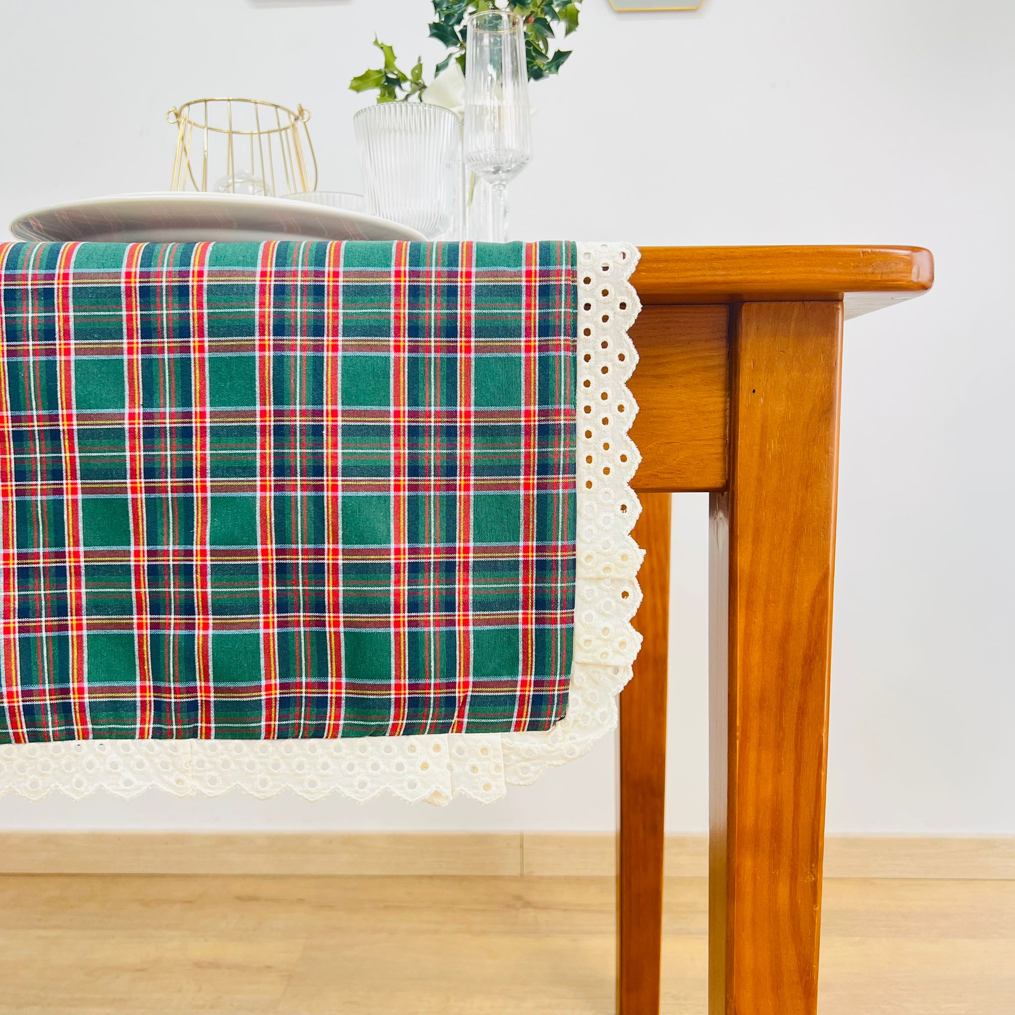 Caminho de Mesa Panatone Renda