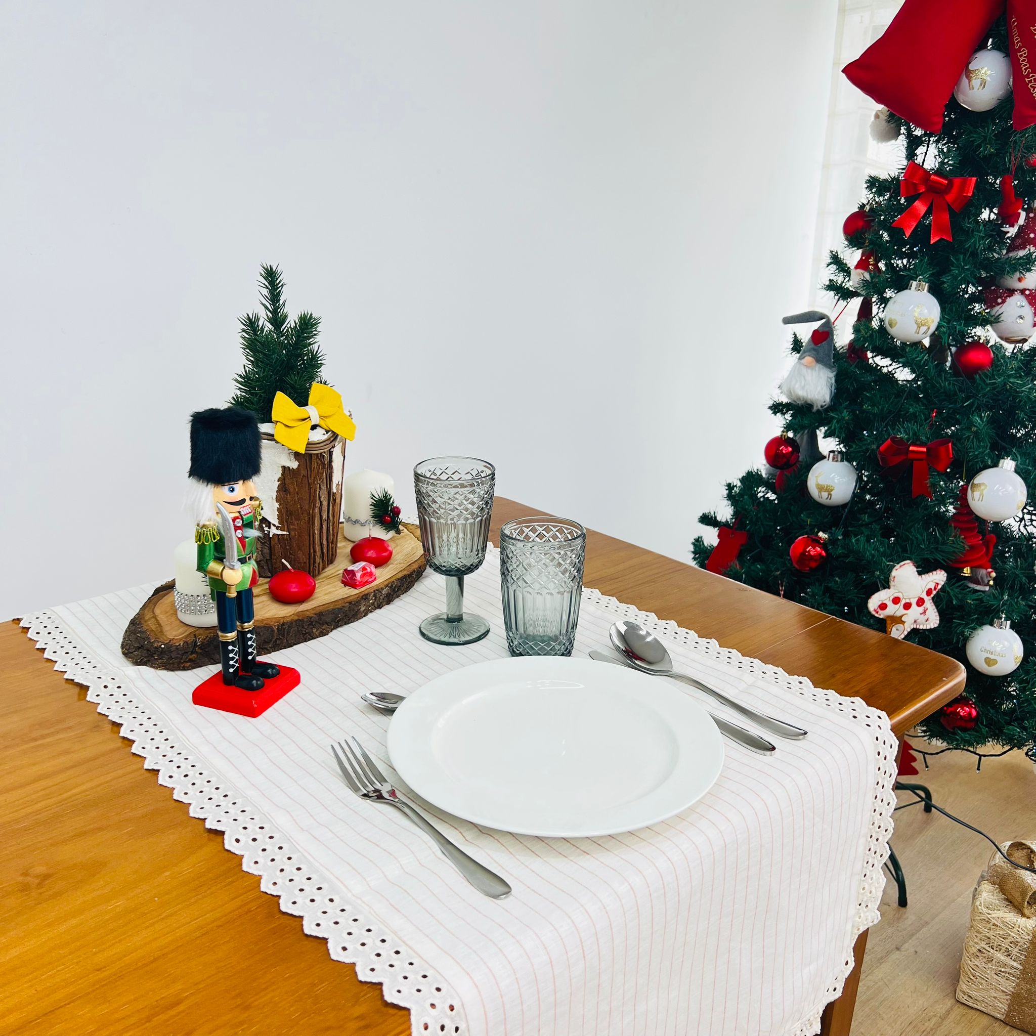 Caminho de Mesa Raya Renda