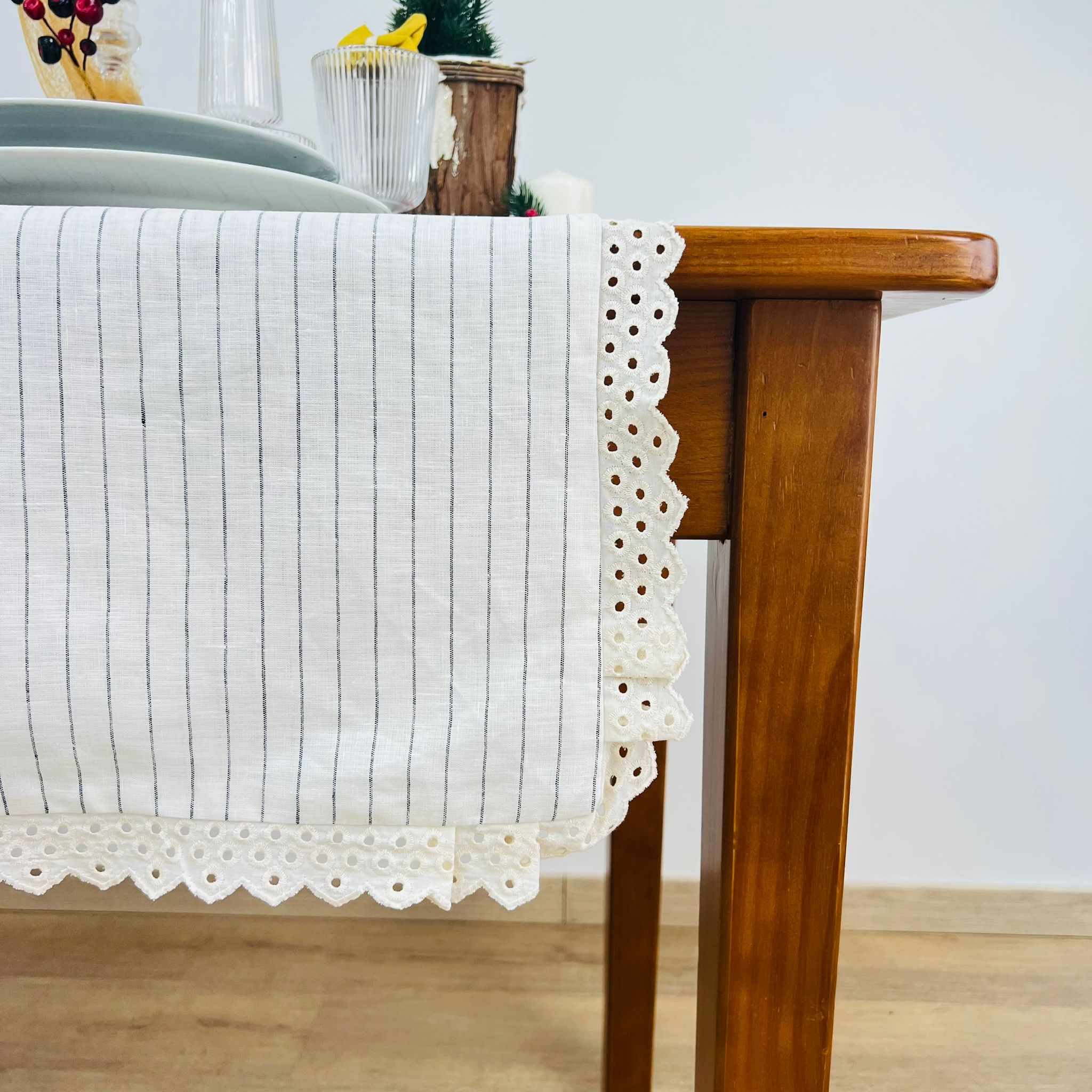 Caminho de Mesa Raya Renda