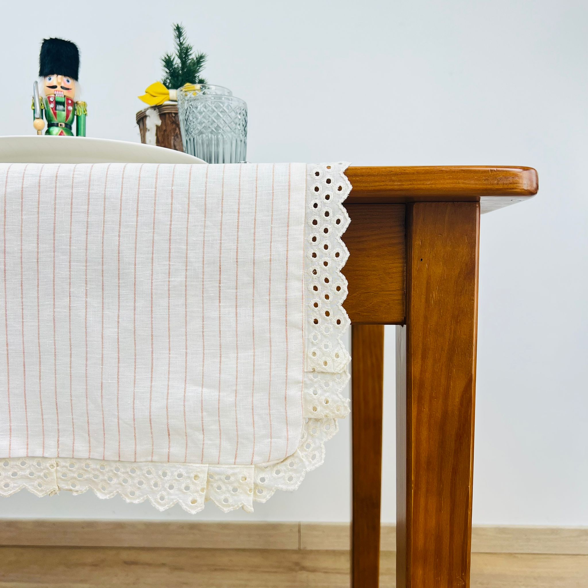 Caminho de Mesa Raya Renda