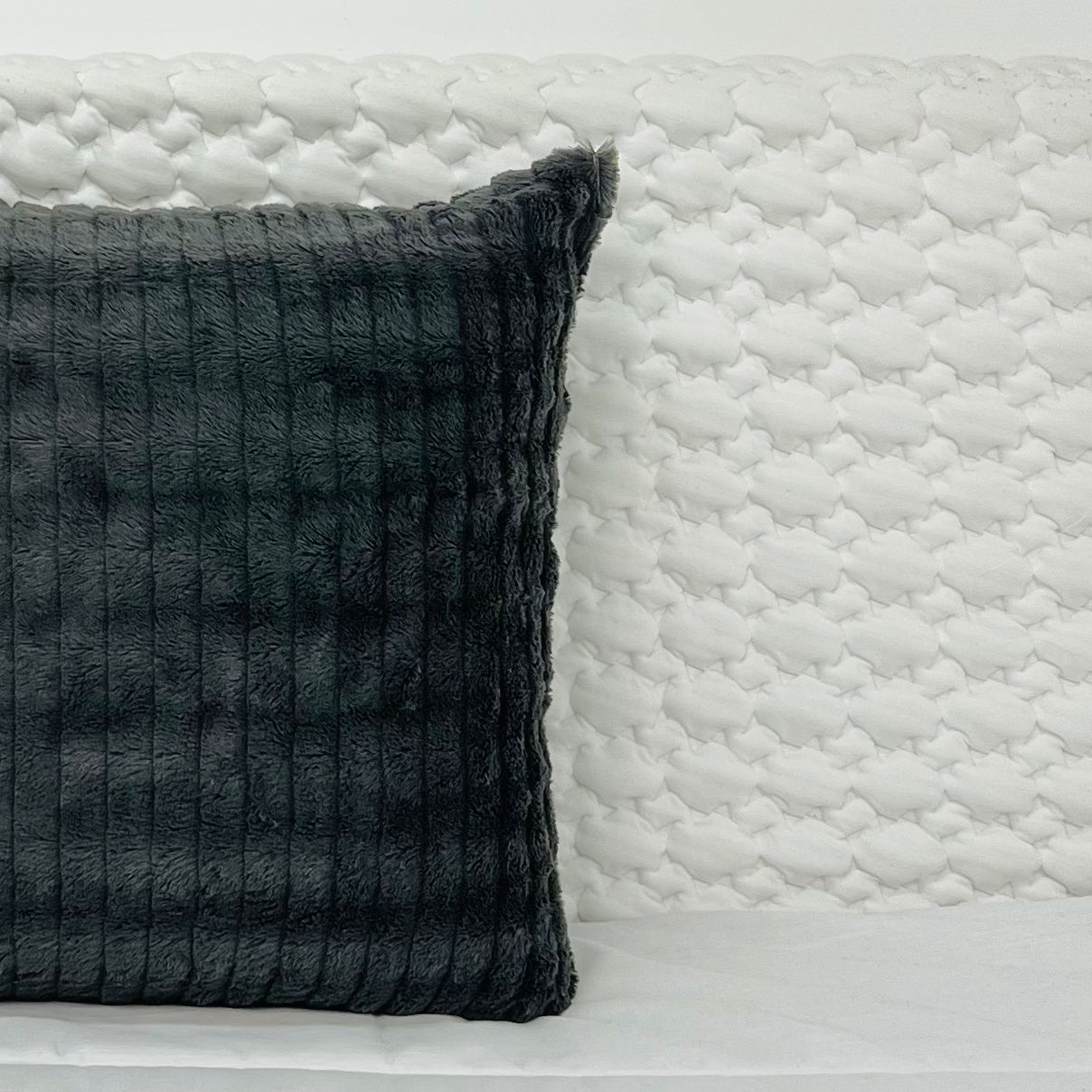 Capa Decorativa Veludo Gray