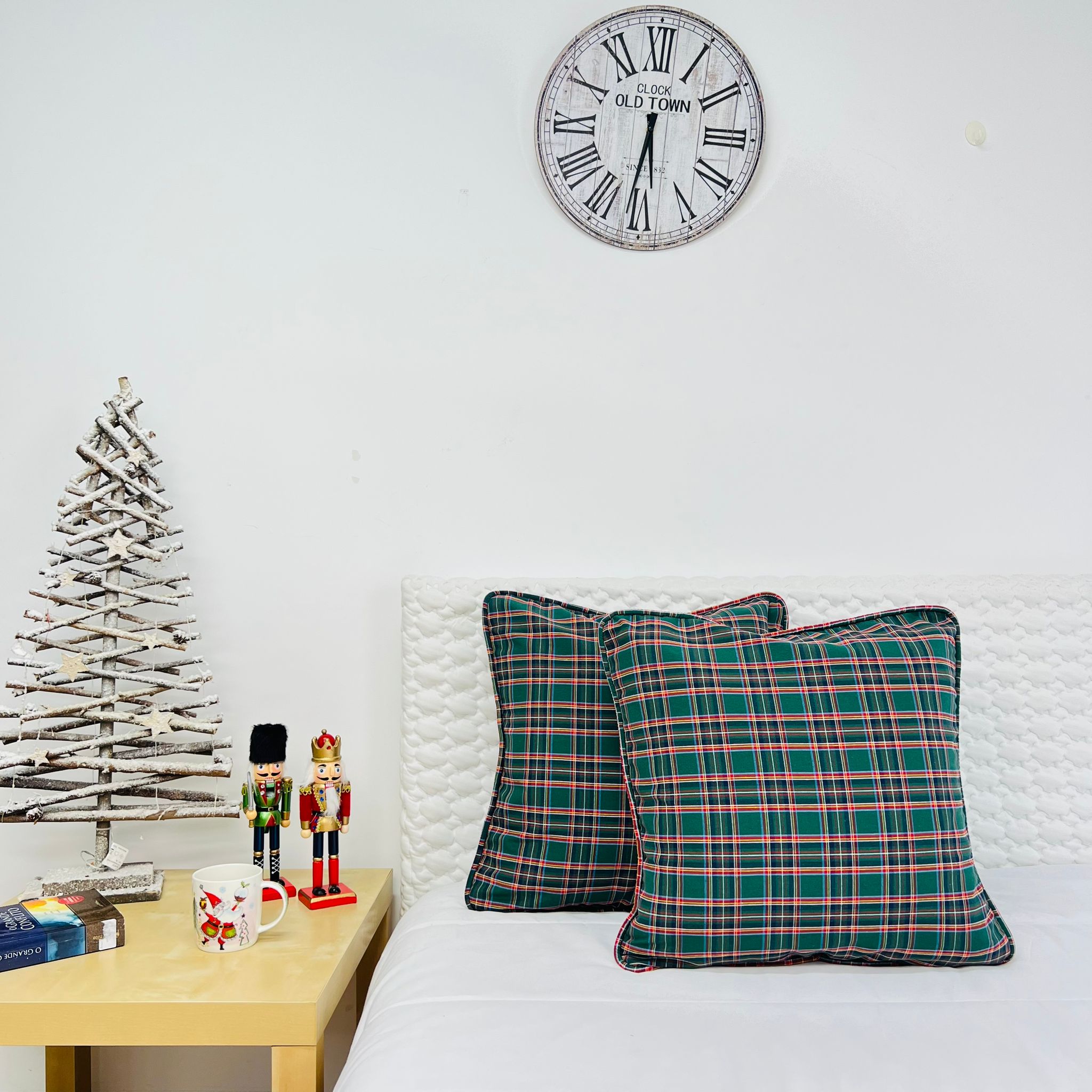 Capa Decorativa Panatone Outline